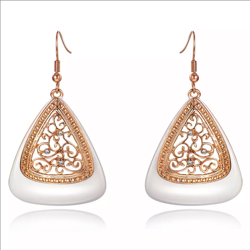 Dangle Earrings white and rose gold color new